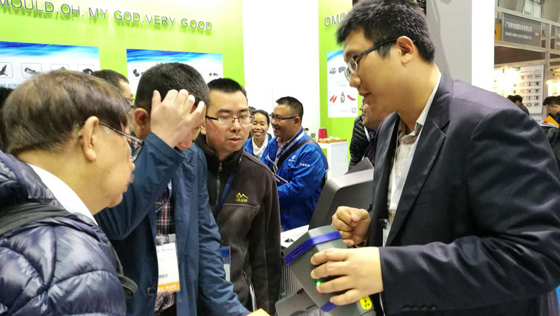 斯派克公司在展會(huì)上 斯派克公司在展會(huì)上