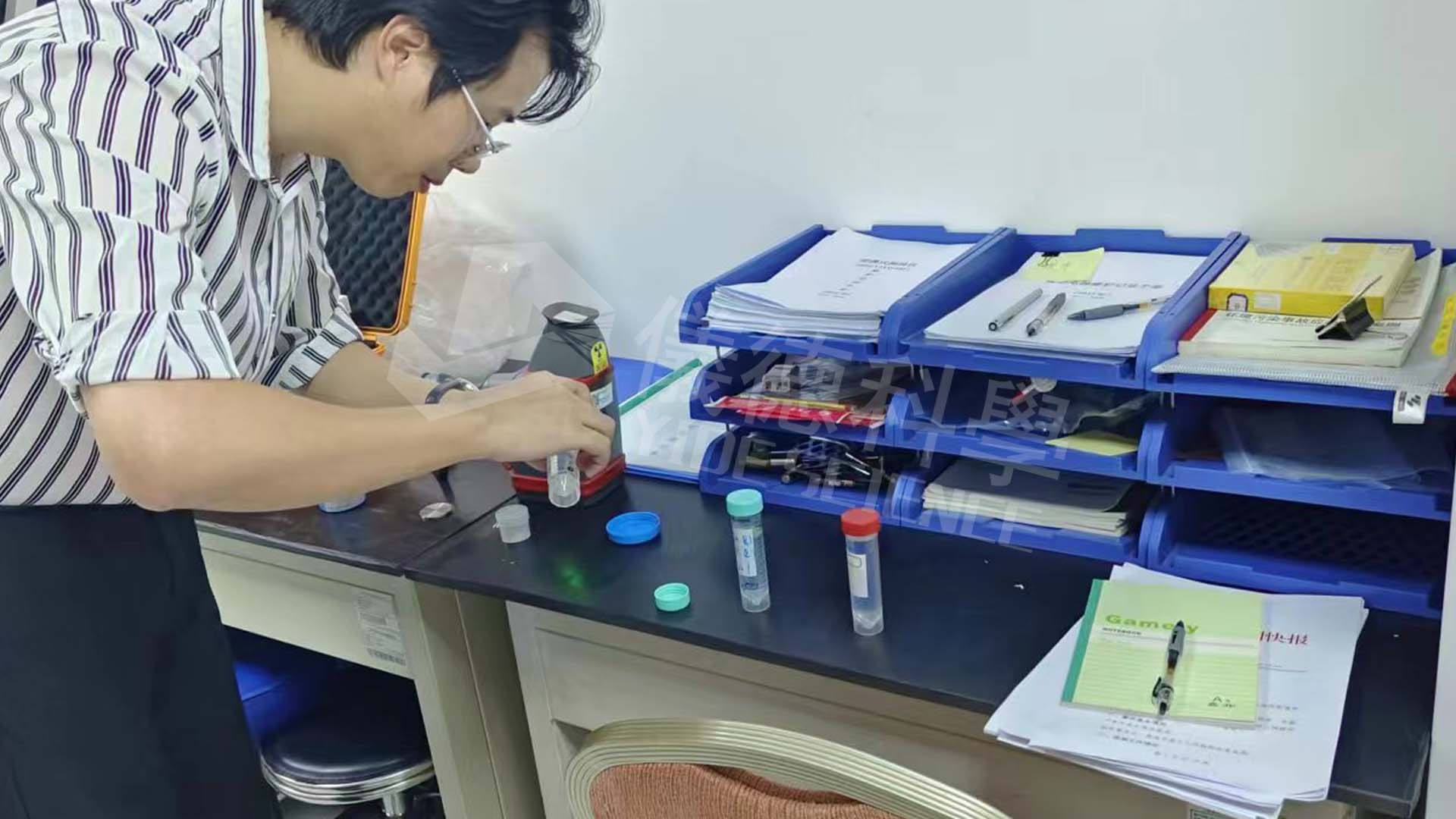 手持式光譜儀檢測(cè)液體是否金屬超標(biāo)【成功案例】 手持式光譜儀檢測(cè)液體是否金屬超標(biāo)【成功案例】